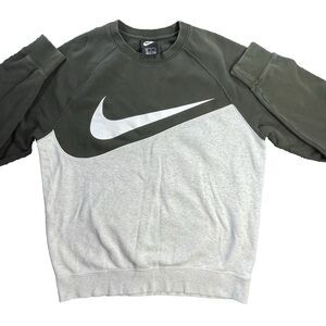 Nike Sweatshirt Mens Medium Color Block Crew Neck Pullover Big Center Swoosh Med